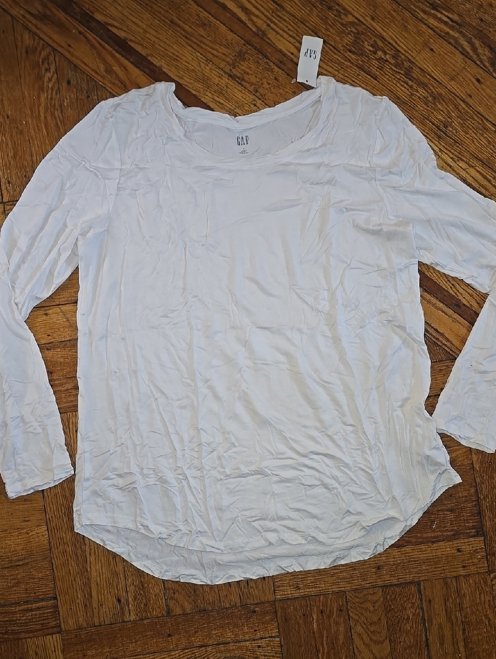 GAP Luxe Tee - Picture 2 of 3